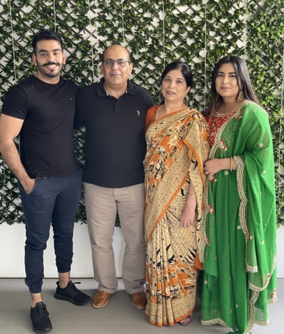 Sakshi Sareen Family